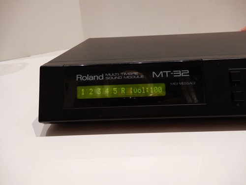 Roland MT-32 Midi Sound Module PC Gaming equipment - Picture 12 of 14