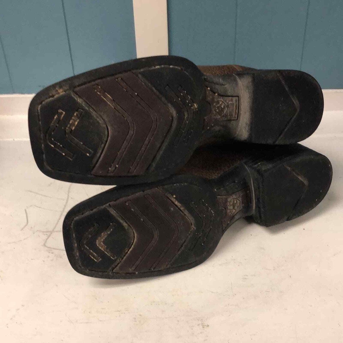 Ariat brown oiled sapphire blue rowdy QuickDraw western‎ boots size 6C rodeo Toe Ariat Quickdraw Tack Room Chocolate Ariat Brown Oiled  main image 4