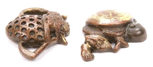 Antique Japanese Pair Tanto Menuki Man Flower Basket Sword Fitting Koshirae Old - Picture 3 of 7