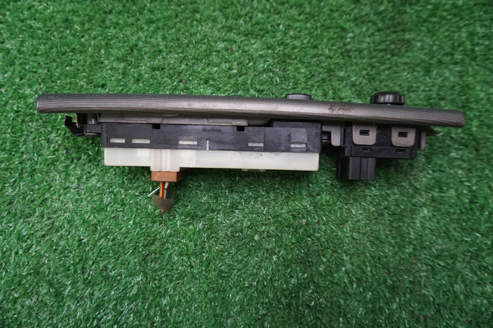 Interruptor de ventana delantera izquierda Nissan Altima 2005 2006 OEM 254018J100 Foto 3 de 4