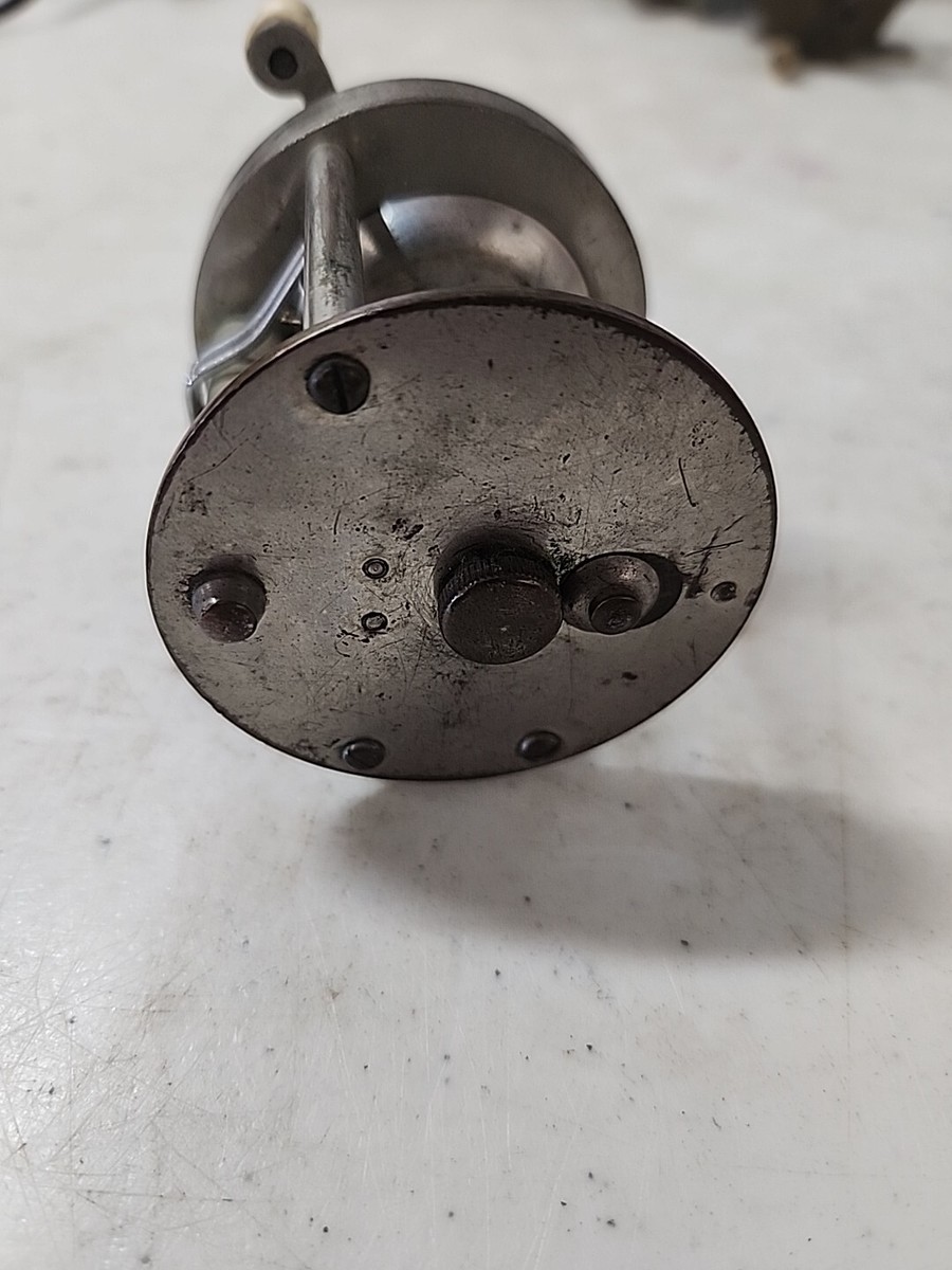 Vintage Shakespeare Intrinsic fishing Reel No. 1959 Model 31