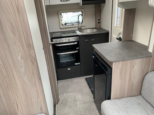 BRAND NEW! 2025 Sprite Exclusive Compact - Lightweight 2 berth - was £24,105 - Picture 4 of 13