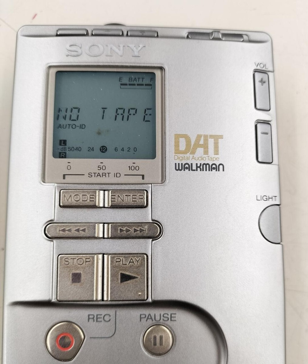 Sony TCD-D100 Portable DAT Walkman Digital AudioPlayer from japan 