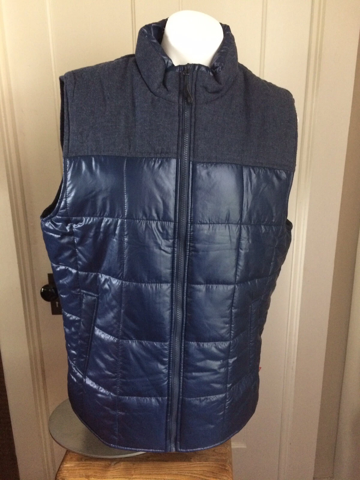 Coleman Mens Quilted Outdoor Vest Camping Hiking Jacket Large Blue Rtl $70 NWT
