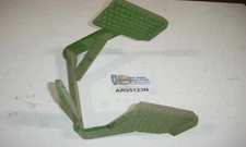 John Deere Step-rh Mounting New AR95123N
