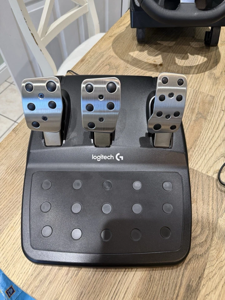 Logitech G29 Racing Steering Wheel Black with Pedals, Wires, and Shifter - Image 4 of 4