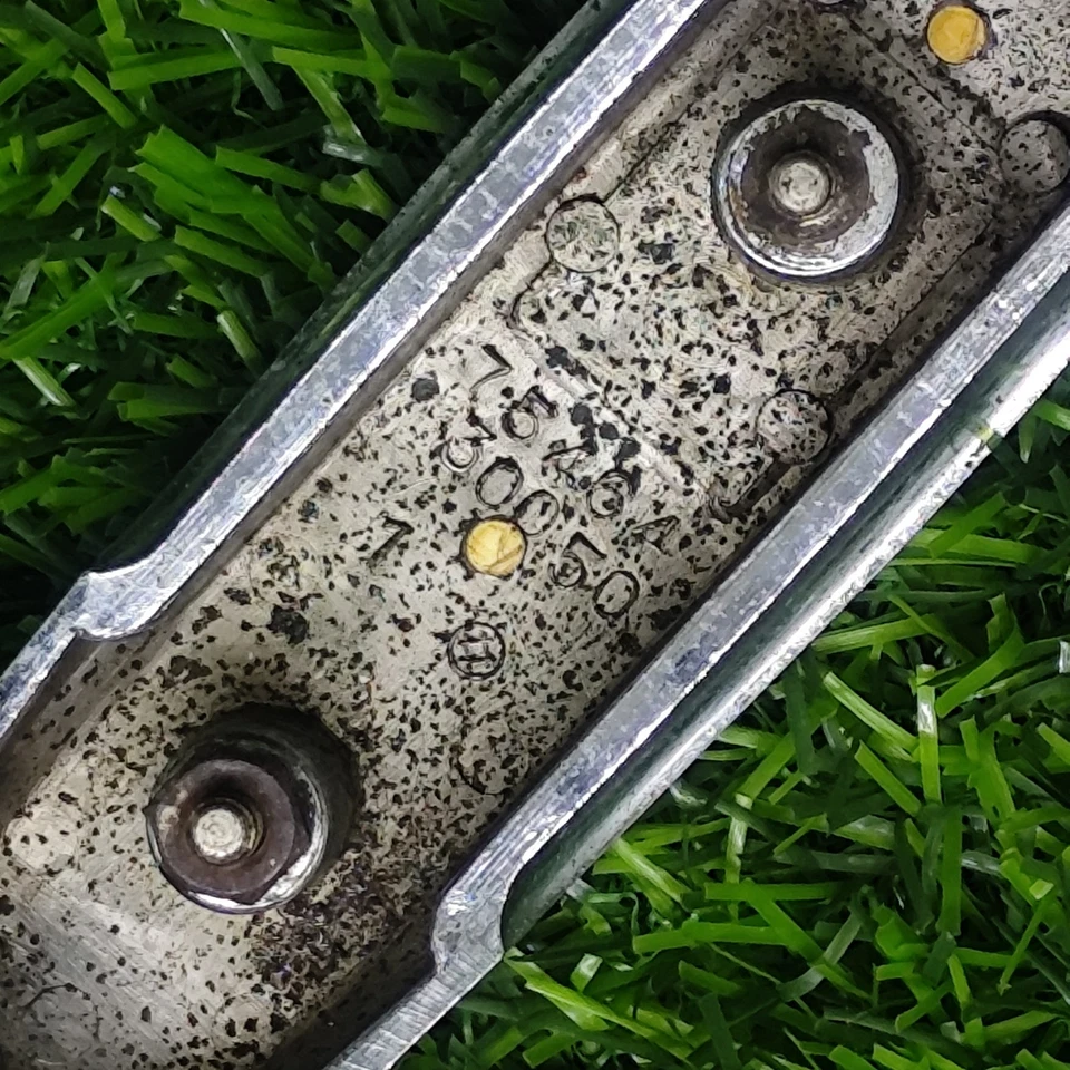 De colección Toyota Crown RS50 RS60 RS70 RS80 RS90 Rejilla Original Emblema Vagón Van Foto 4 de 4