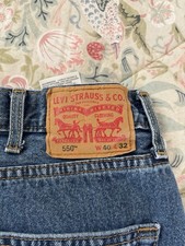 Levi's Men's 550 Straight Leg Denim Jeans Size 40x32. Medium Wash