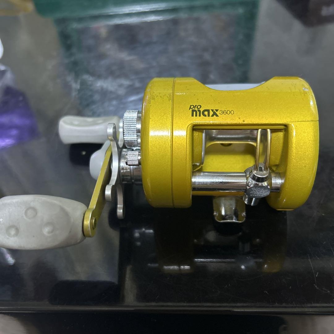 リール Abu Garcia pro max 3600 Abu Garcia Ambassadeur Pro MAX 3600 Yellow Baitcasting Reel