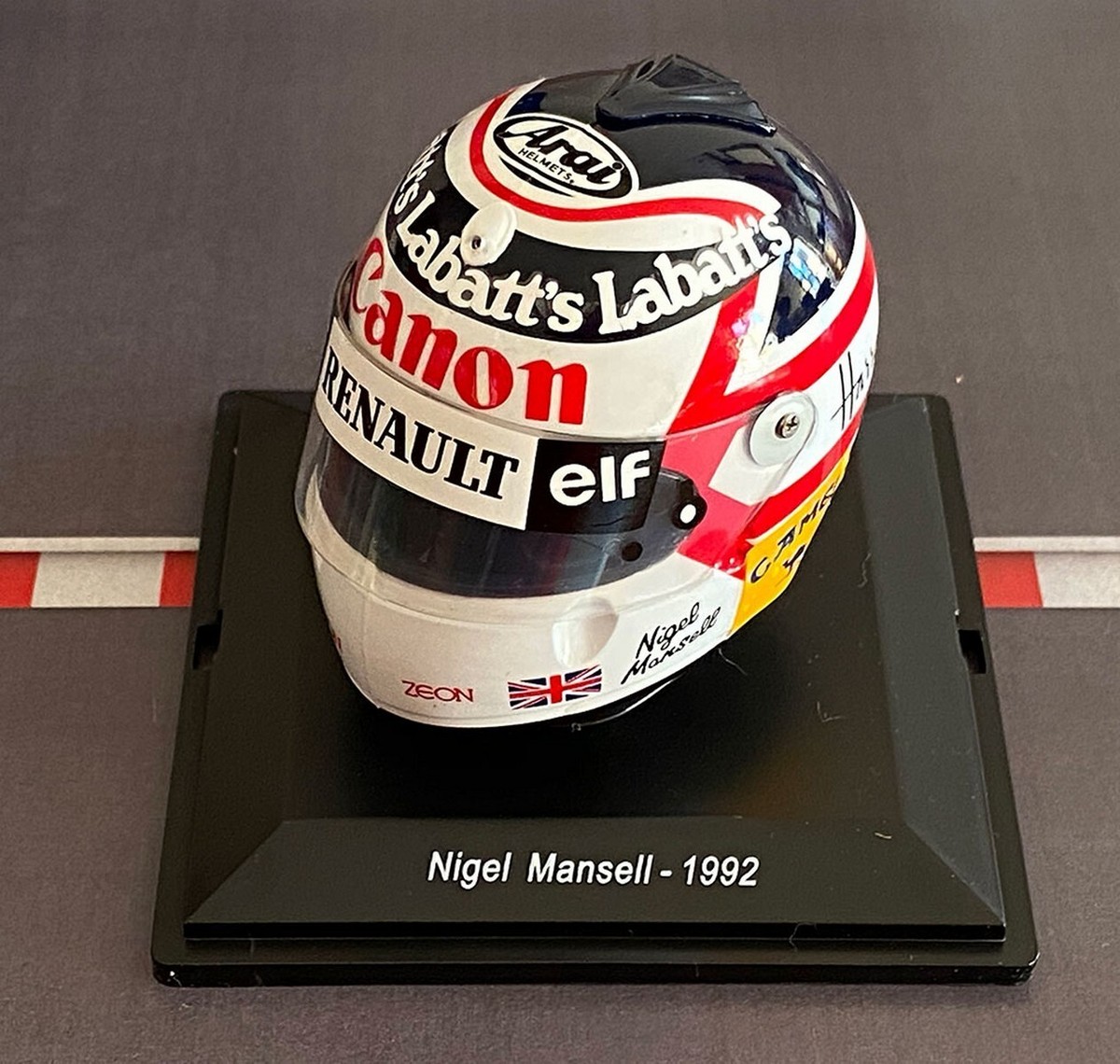 RARE NEW 1:5 Casco Helmet NIGEL MANSELL 1992 F1 World Champion