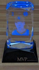 Derek Jeter MVP Crystals W/Blue Light Base To Light The 3D Image Of The Captain 
