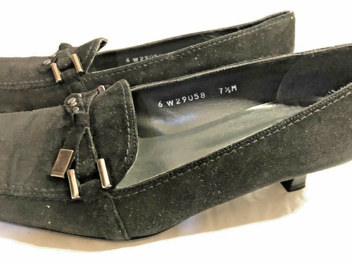 Stuart Weitzman Wmn Black Suede Silver Hardware Kitten Heel Pumps Shoe Size 7,5 - Picture 3 of 6
