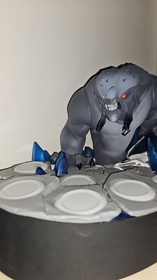 Disney Infinity 2.0 Collectors MARVEL FROST GIANT BEAST 18”Base