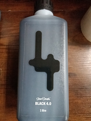 Stuart Semple Black 4.0 The Blackest Paint In The Known Universe 1 L 650 Kb