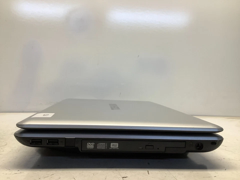 Toshiba Satellite L455 Intel Pentium Dual-Core T4400 2200MHz 4 GB SIN DISCO DURO Foto 4 de 4