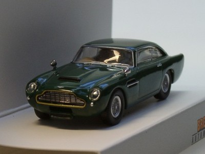 Brekina Aston Martin DB5 Coupe, RHD, 1964, dunkel-grün met. - 15231 - 1:87