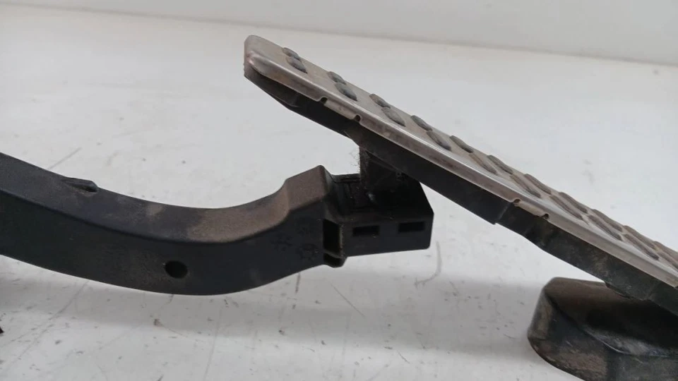Hyundai Elantra Gas Pedal 2011 2012 2013 2014 2015 2016 - Image 3 of 4
