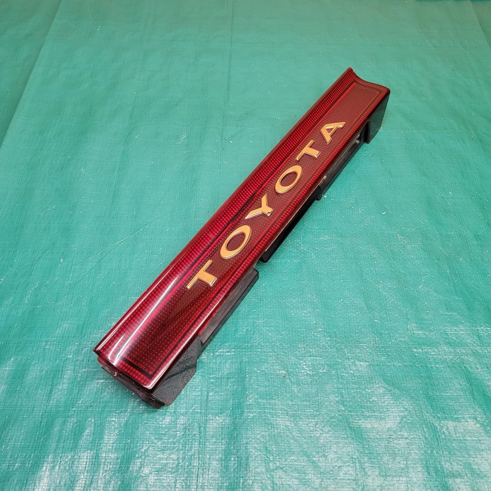 Toyota Previa 1991-1997 puerta levadiza manija moldura placa placa luces OEM 81276-28010 Foto 2 de 4