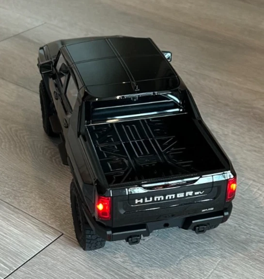 FMS 1:18 FCX18 Hummer EV Pickup Truck RTR Slightly Used Excellent Condition F01 - Image 4 of 4