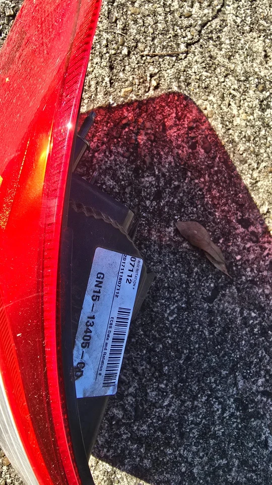 ¡COMO NUEVO! Luz trasera halógena exterior izquierda izquierda izquierda Ford EcoSport 2018-2022 OEM Foto 2 de 3