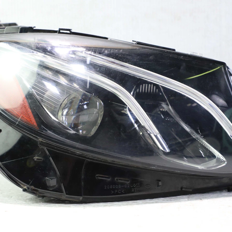 Farol de 5 pinos do lado direito do passageiro Mercedes-Benz Classe E 2017-2020 fabricante de equipamento original - Imagem 3 de 4