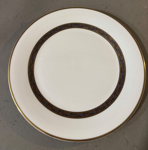 Royal Doulton china Harlow 12  5 piece dinnerware set vintage