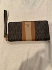 new Michael kors wrist wallet brown 8x4