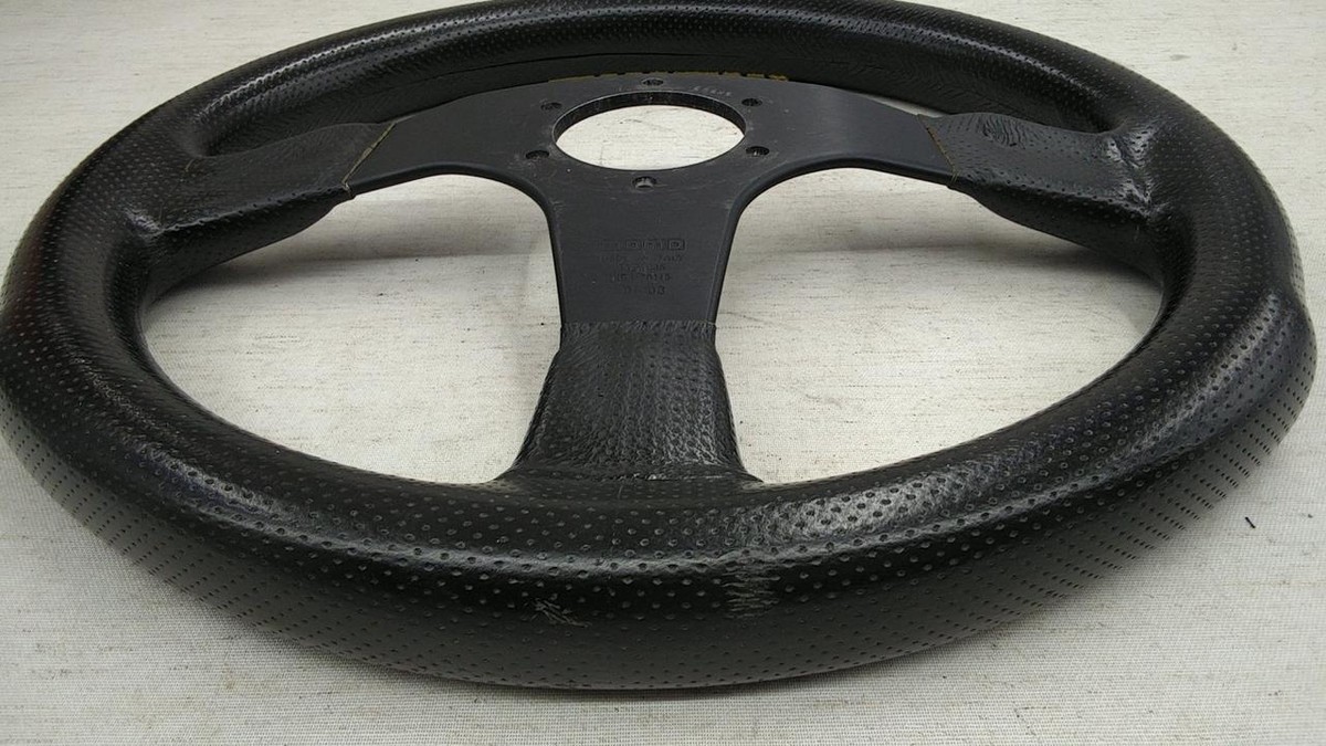 MOMO モモ ステアリング COMPETITION 35φ MOMO Competition Steering Wheel | MrSteeringWheel