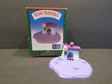 Hallmark Keepsake Ornament WINNIE THE POOH Merry Miniatures PIGLET 1st in Series