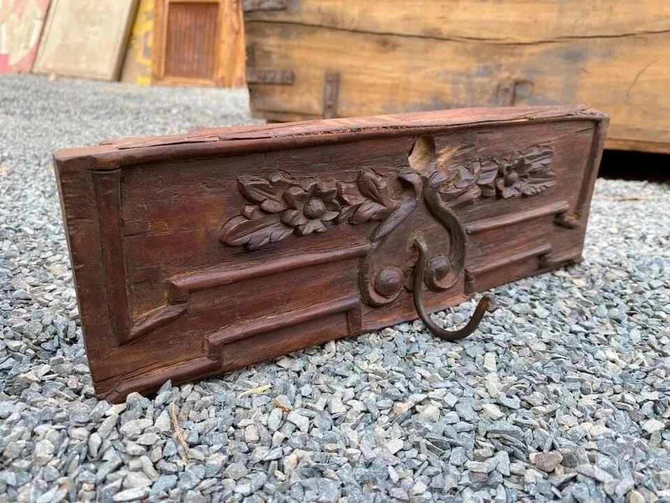 Antiguo panel de gancho para colgar en la pared floral tallado a mano tallado a mano Foto 2 de 4