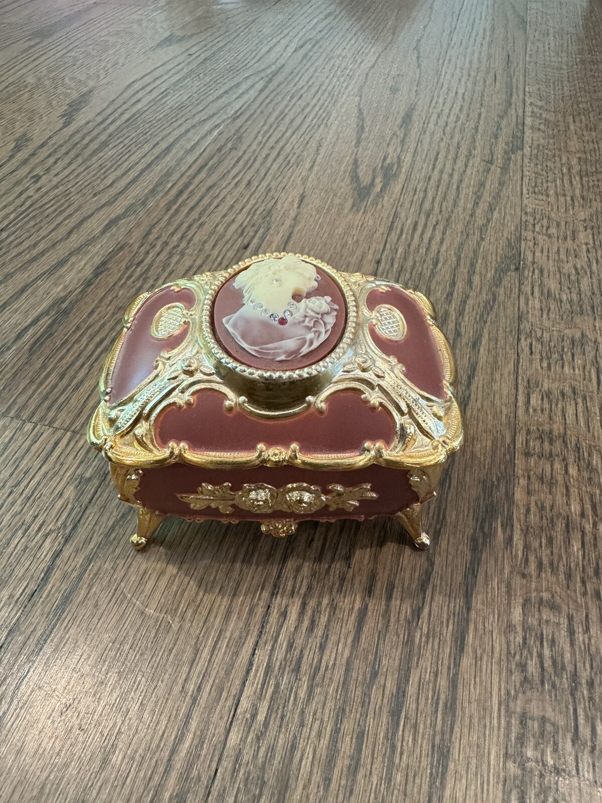 Picture 1 of 8