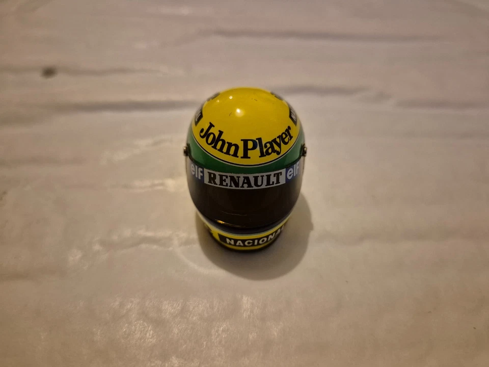 MINICHAMPS 1/8 CLASSIC LOTUS RENAULT 1985 JPS AYRTON SENNA F1 FORMULA 1 HELMET - Image 3 of 4