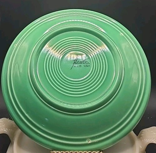 Fiesta Pottery 9" Lunch Plate in Original Light Green Glaze (Circa 1936-1951) - Picture 2 of 4