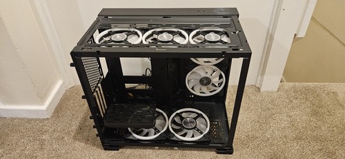 Lian Li O11 Dynamic Mini PC Case Black with 3x120mm And 4x140 RGB cooling Fans - Picture 5 of 9
