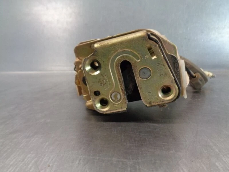 61035SA001 serrure porte arrière gauche pour SUBARU FORESTER S11 (SG) 4465947 - Photo 3/4