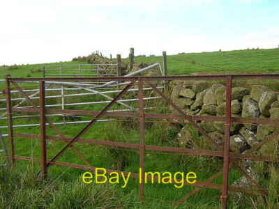 Photo 6x4 Gates on Bennan Hill Windy-Yett/NS4750  c2006