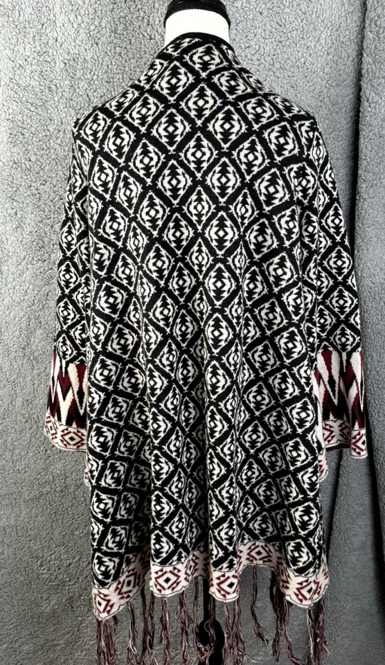 Cardigã Chelsea & Violet Suéter Feminino Médio Preto Franja Asteca Cowgirlcore - Imagem 2 de 4