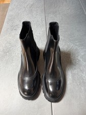 Alexander McQueen Black Leather Wander Chelsea  Ankle Boots EU 39 / US 8.5