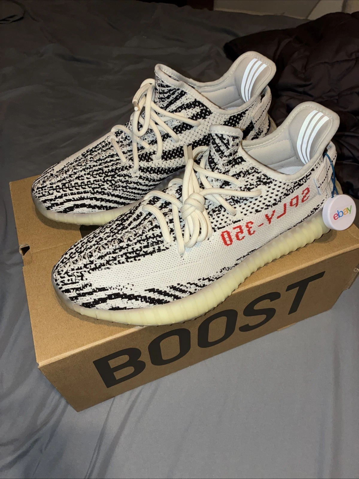 Adidas Yeezy Boost 350 v2 Zebra taglia 9 5 uomo (2017 COPPIA CON SCONTRINO!) CP9654