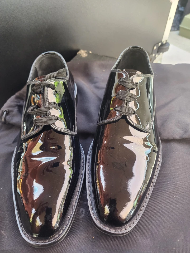 ZAPATO CON CORDONES DE CUERO GIVENCHY 39 UE (6,5 EE. UU.) Negro Alto Brillo Usado Foto 2 de 4