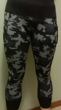 NEW Active Life Woman's Yoga Workout Capri Leggings Size XL Black/Grey Camo $74