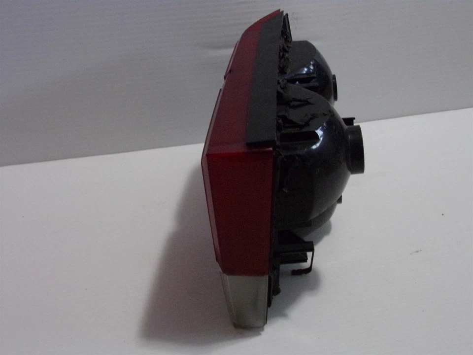 1983 - 1986 Dodge Omni LH DS задний фонарь OEM 5207661 83 84 85 86 - Изображение 3 из 4