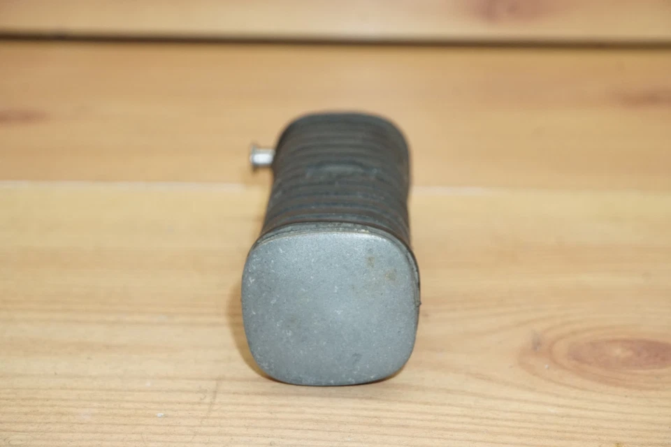 Yamaha CS5 200 1972 OEM reposapiés trasero izquierdo reposapiés RD200 DS7 RD250 168-27431-10-00 Foto 4 de 4