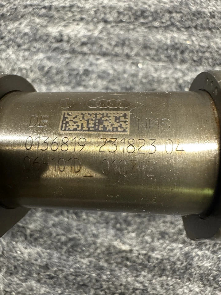 ✅09–16 Audi A4 VW Tiguan EOS CC 2.0T Intake Camshaft Assembly 06H109088 OEMUnit - Image 4 of 4