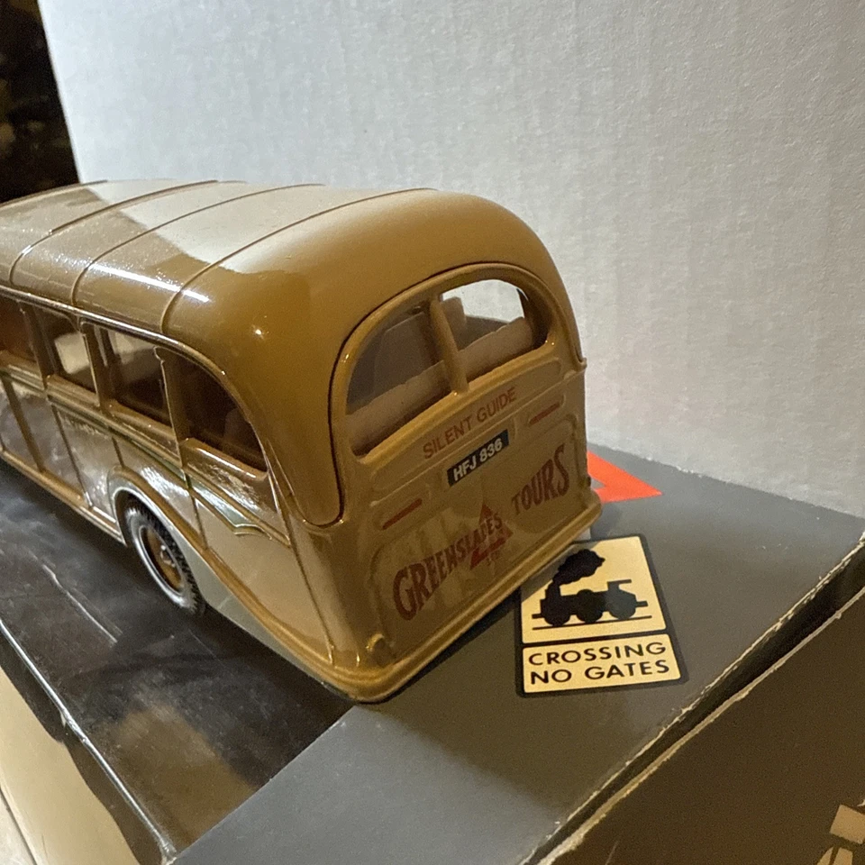 Corgi Classics #D949/17 BEDFORD TYPE OB COACH GREENSLADES TOURS - Image 4 of 4