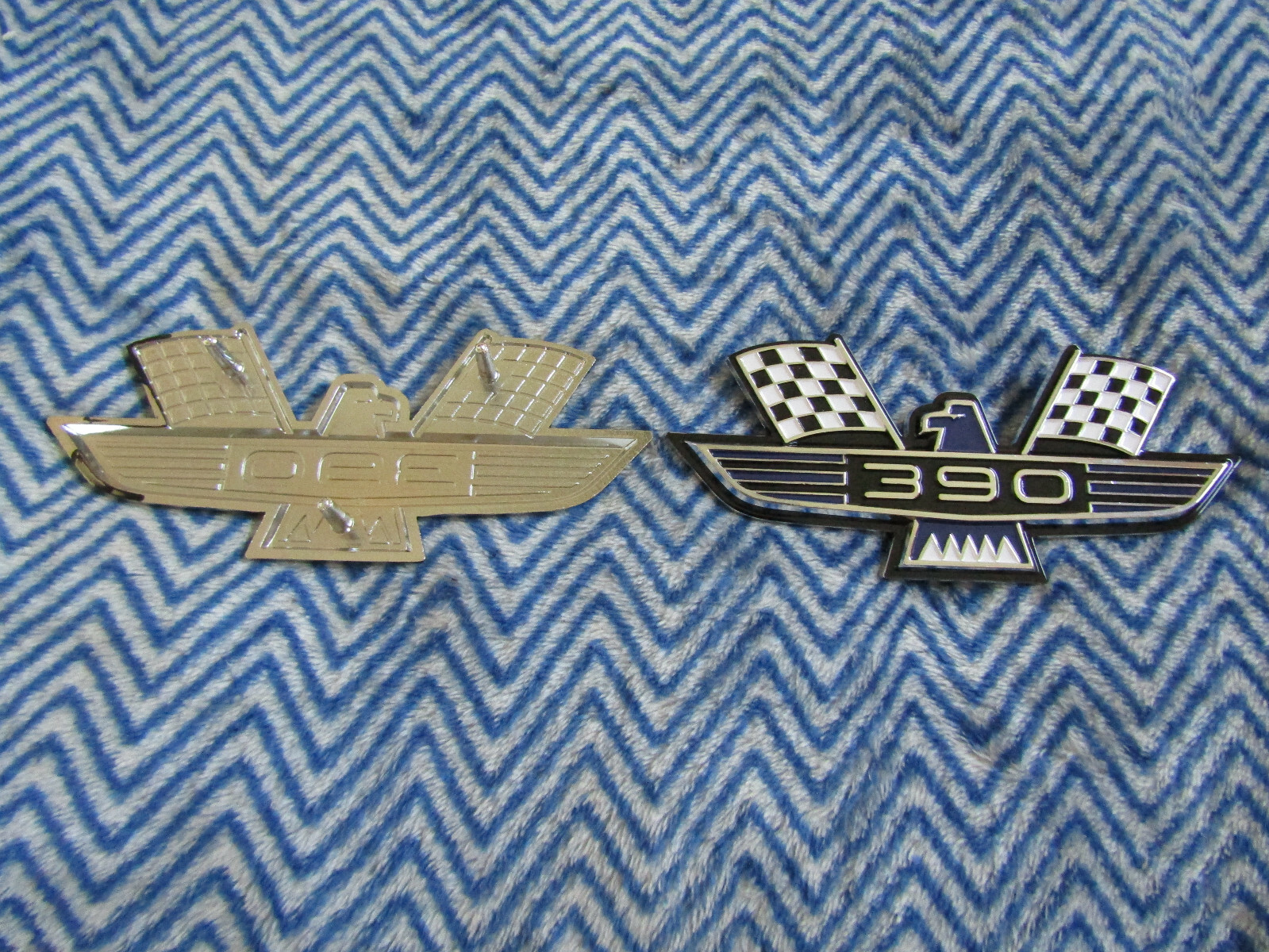 Set Of Red 390 Emblems For Ford Galaxie Thunderbird Mustang Fairlane - Set Of 2