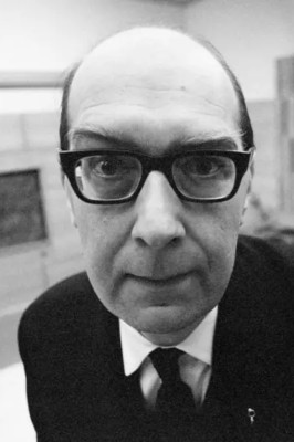 English poet writer librarian Philip Larkin in the library 4x6 photo 