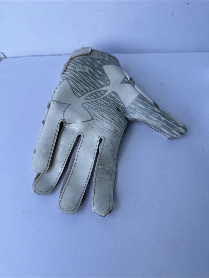 Under Armor Size Medium Left Hand Golf Gloves Lot Of 2 Each  - Image 4 of 4