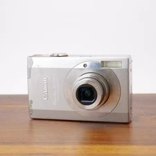 Canon PowerShot SD790 IS Digital ELPH Camera FOR PARTS LENS ERROR & BODY DAMAGE
