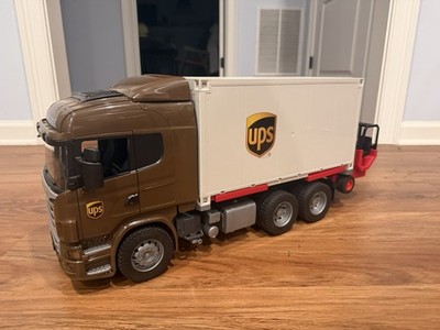 Bruder UPS Scania Highline W/forklift and Pallets